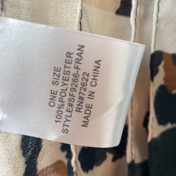 Scarf, cover up - Picture 3 of 7